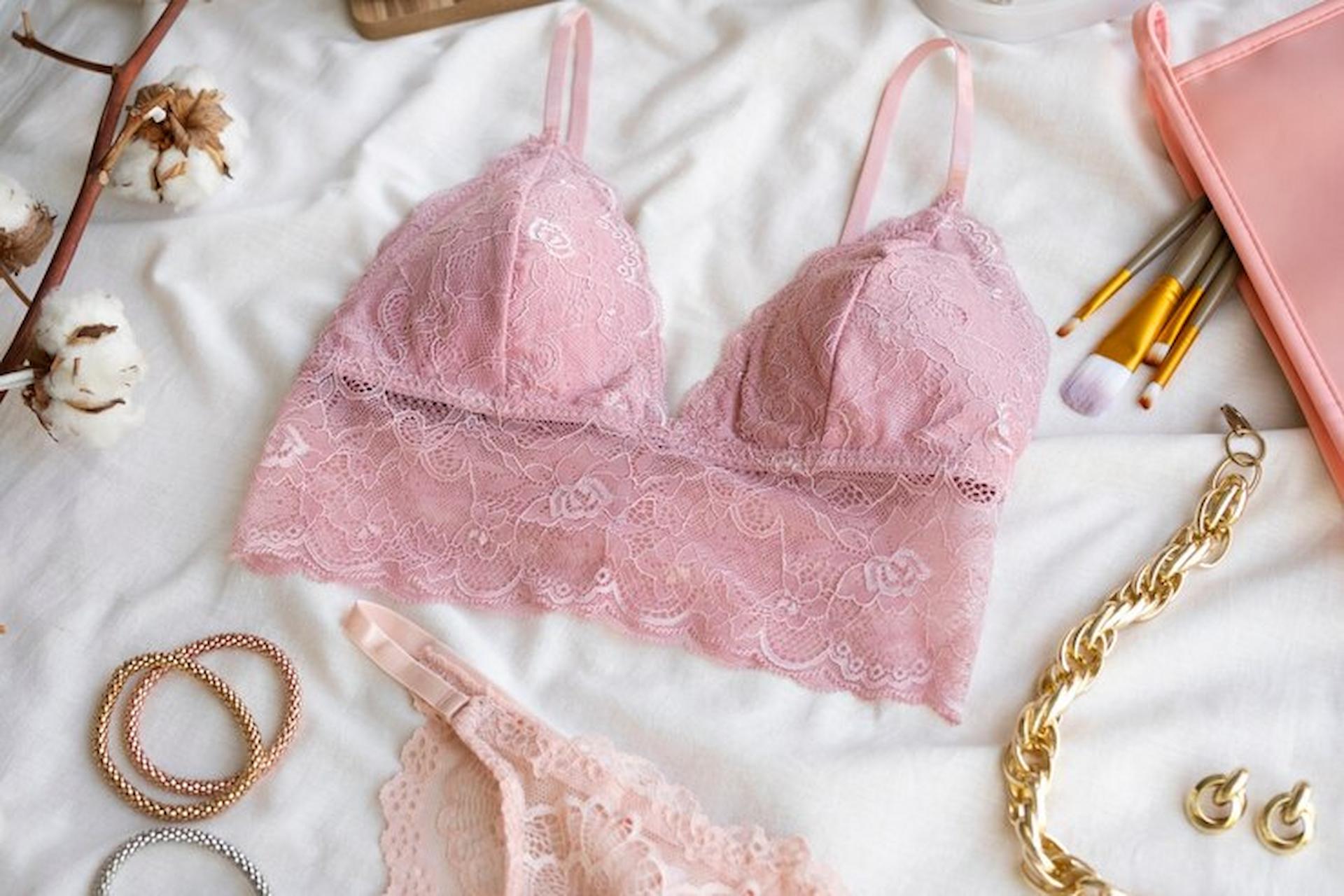 Unleash Confidence: Why Bralette Bras Are Your Wardrobe Essential?