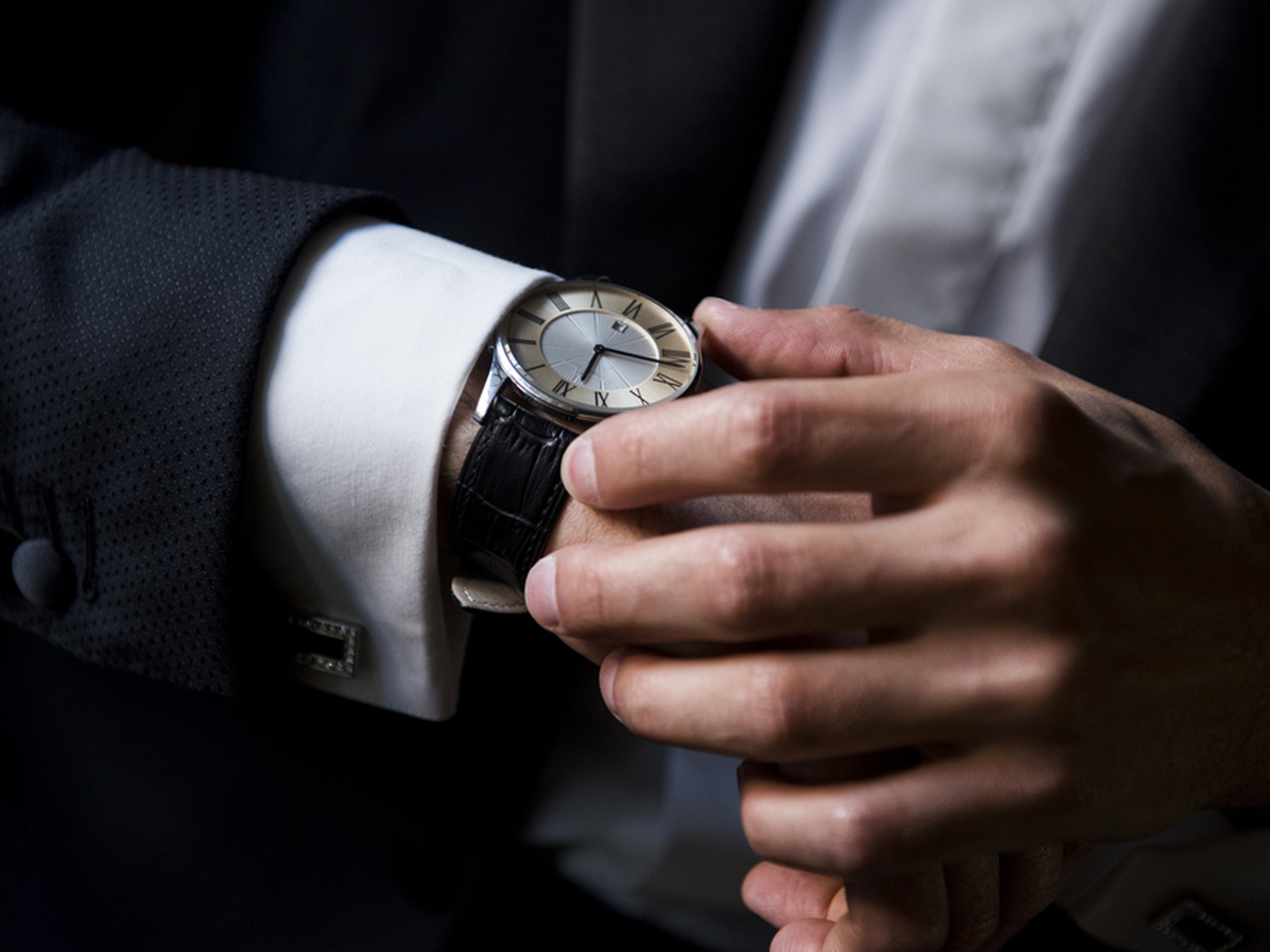Luxury Watches Are Must Product For Stylish Appearance!