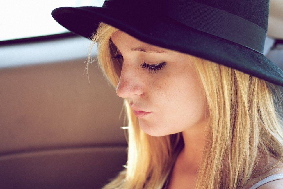 Tips On How To Buy Women Hats Online