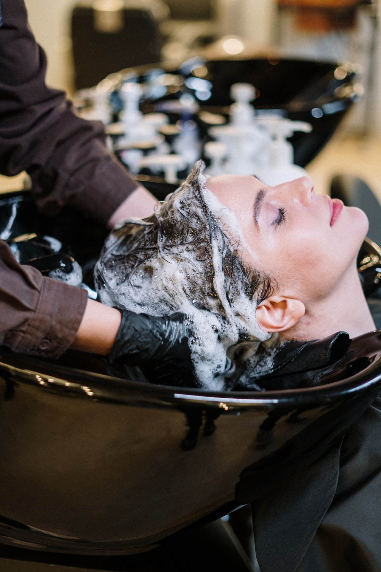 Explain The Features Of Successful Hair Salons?