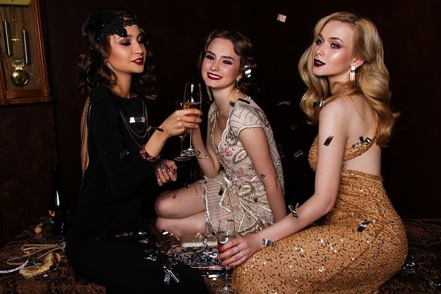 How Hip Flask Adds Incredible Value To A Wedding, Stage Parties, or Hen Do’s?